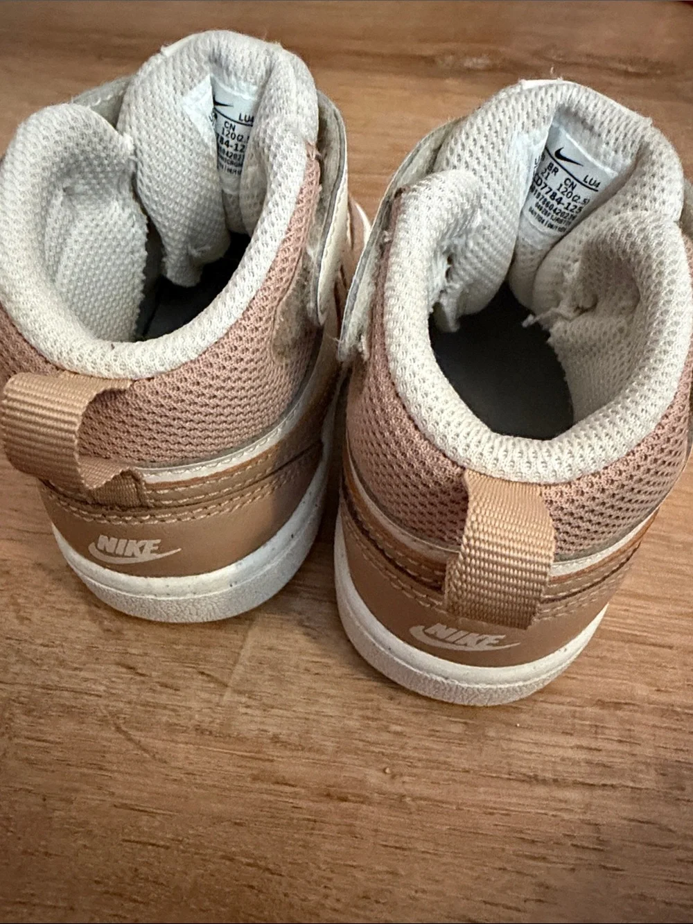 Court Borough mid 6c sneaker